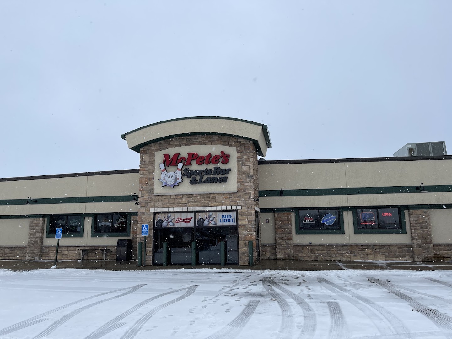 McPete's Sports Bar & Lanes in Big Lake, MN